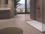 Receveur de douche, avec position évacuation à vingt centimètre du bord, L. 180 à 200 x l. 65 à 100 cm, résine pleine masse anti glissante PN24, Garantie 5 ans, Livraison offerte